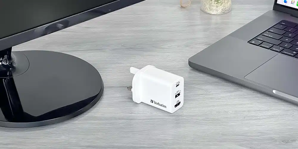 verbatim-charge-screen-share-gan-charger-hub-66895-info-01