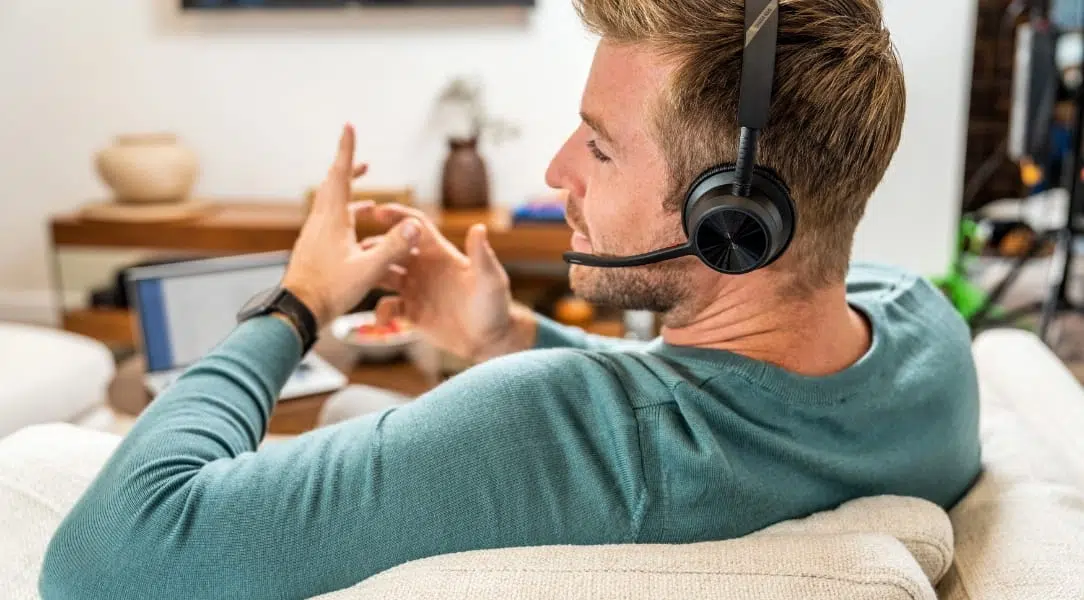 poly-voyager-4300-info-01