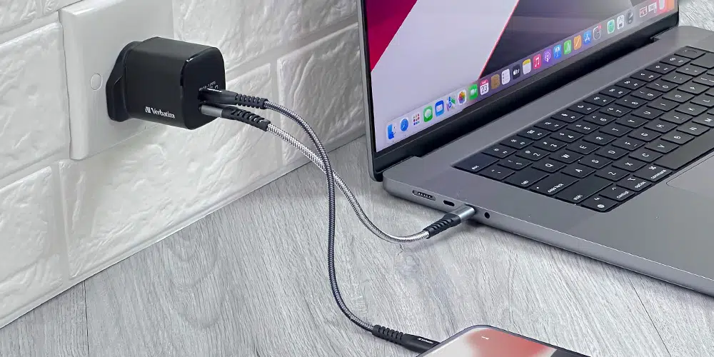 verbatim-2-port-67w-pd-3.0-gan-charger-66882-23