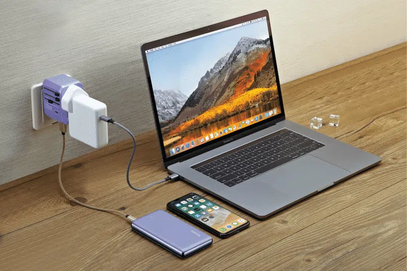 verbatim-5-port-5.6a-universal-travel-adapter-black-65686-b3