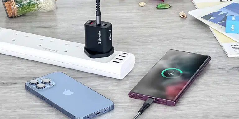 verbatim-3-port-30w-pd3.0-qc3.0-gan-charger-66947-09