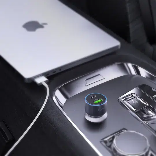 momax-move-67w-dual-port-car-charger-uc16-06