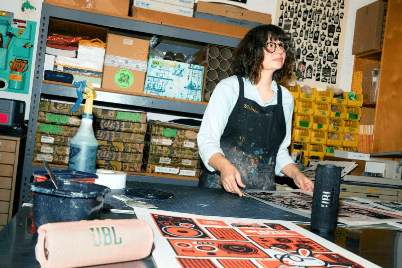 jbl-flip-7-portable-waterproof-bluetooth-speaker-jblflip7-10