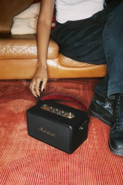 marshall-kilburn-III-portable-bluetooth-speaker-02