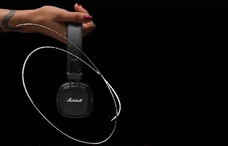 marshall-major-V-wireless-on-ear-headphones-black-02