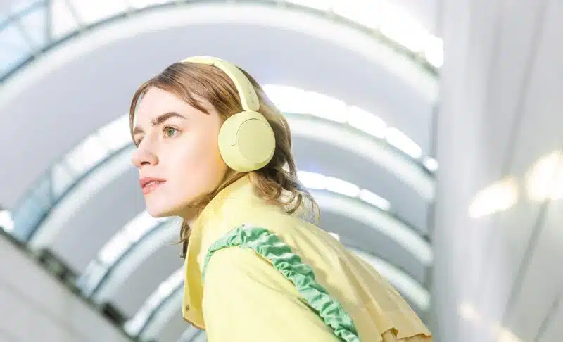 sony-wh-ch520-wireless-headphones-white-wh-ch520-wz-e-c4