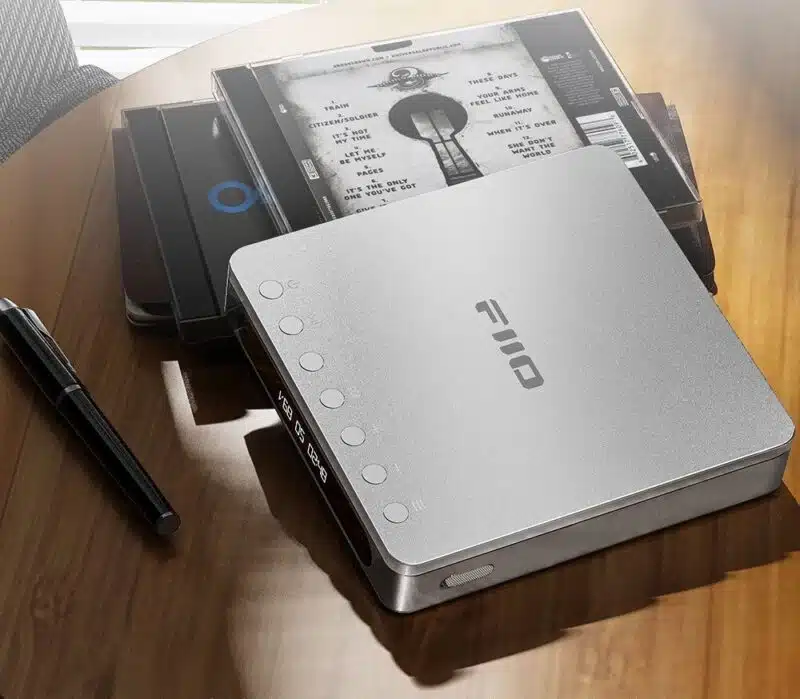 fiio-dm13-portable-stereo-cd-player-bluetooth-01