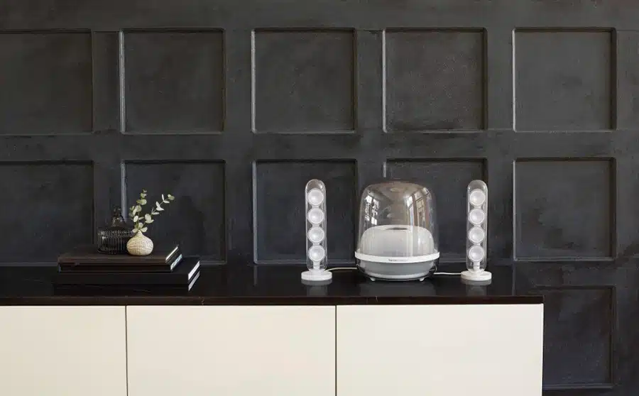 harman-kardon-soundsticks-4-bluetooth-speaker-hksoundstick4-02