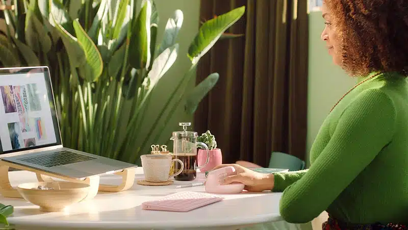 logitech-lift-vertical-ergonomic-mouse-01