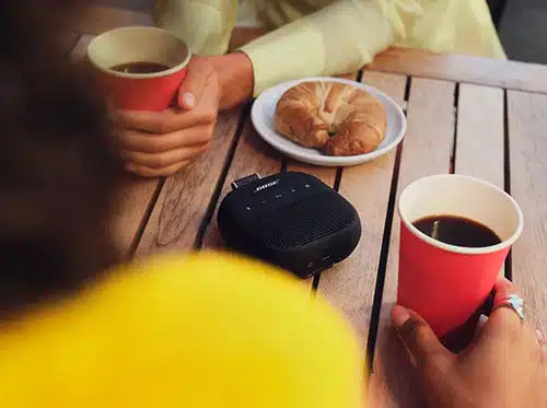 bose-soundlink-micro-portable-speaker-2nd-gen-black-info-02