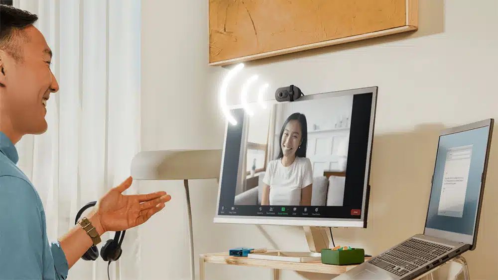 logitech-brio-100-full-hd-1080p-webcam-off-white-960-001618-b1